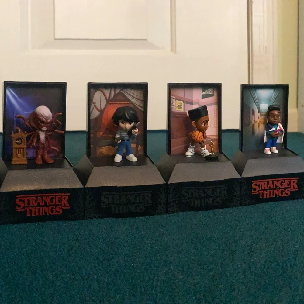 Stranger Things Capsules - Picture 2 of 12
